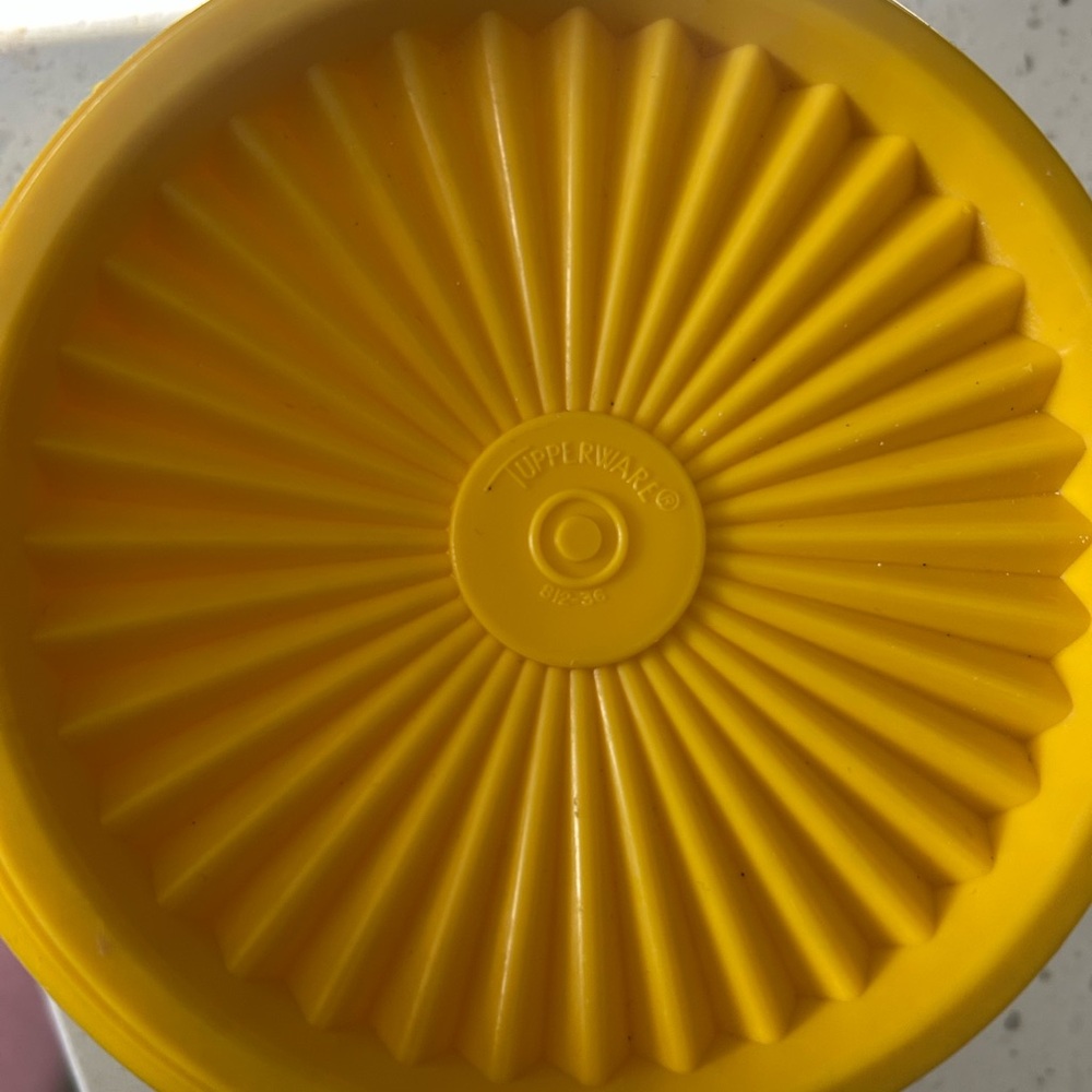 Vintage Tupperware Yellow Container - Picture 2 of 4